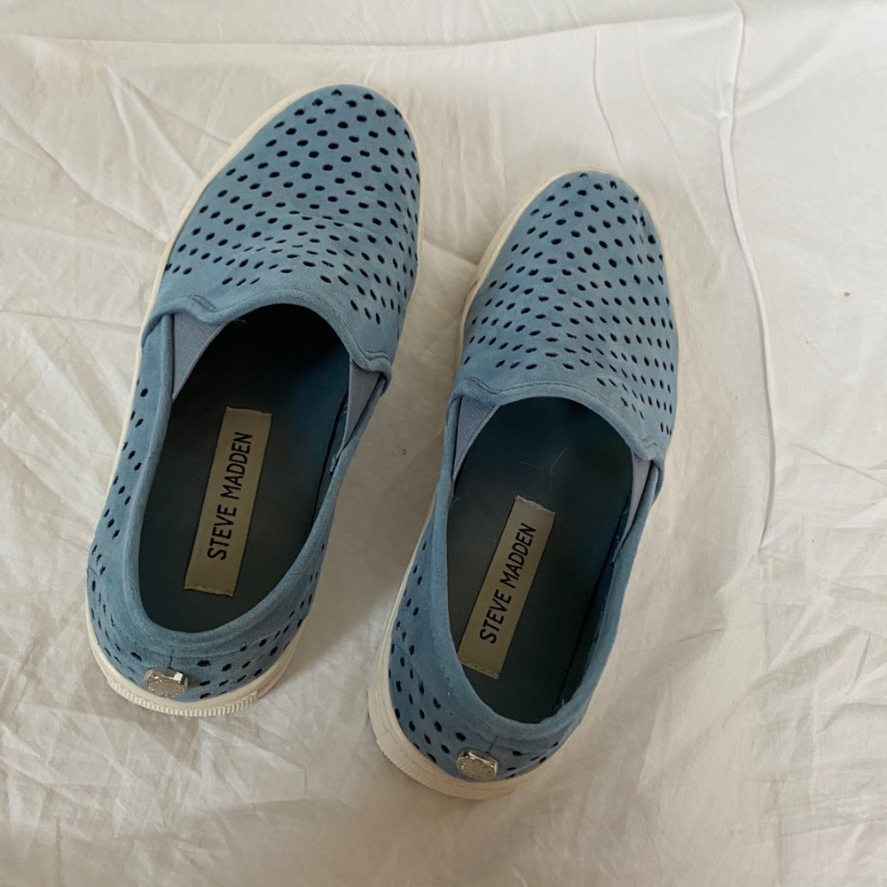 Steve Madden Owen sneaker light blue suede slip on size 6.5